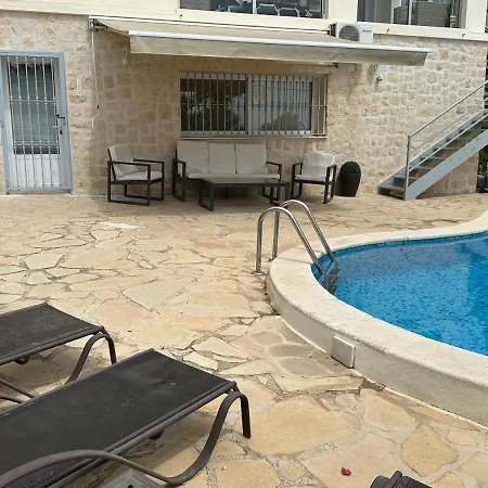 En La Con El Territorio Comun En Апартаменти *