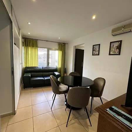 En La Con El Territorio Común En Apartamento